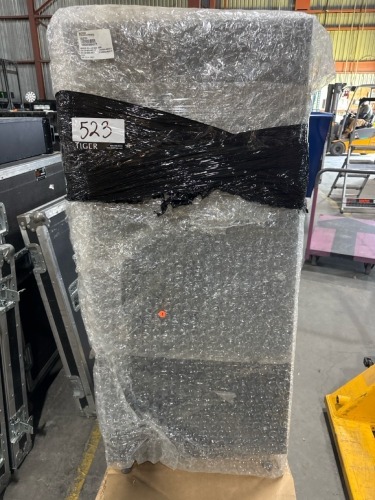 Rocelco 27U-LCD Rack (NIB)