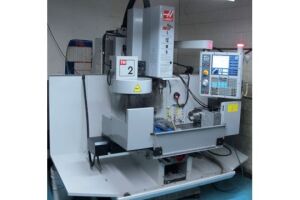 2008 HAAS TM-2 CNC VERTICAL MILLING MACHINE, HAAS CNC CONTROL,10 STATION ATC, 4000 RPM, TRAVELS X-40", Y-16", Z-16", S/N 1066231, RIDGID TAPPING,...