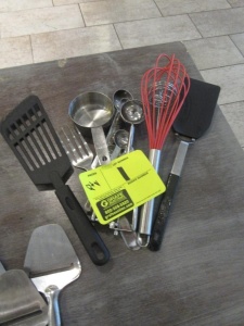 Quantity kitchen utensils