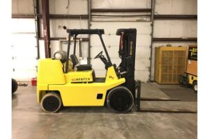 2005 HYSTER 15,500-LB., MODEL: S155XL2, S/N: C024V02018C, LPG, LEVER SHIFT, HIGH & LOW GEARS, SOLID TIRES, 149” RAISED/88" LOWERED 3-STAGE MAST, ...