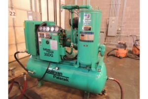 Sullivan Palatek 30 HP Model 30DGGW Tank Mounted Screw Compressor, S/N 1612220009 (16,067 hours)