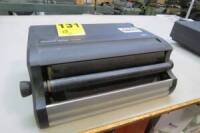 GBC Spiral Binding Machine, Model CC2700 closer DOM, Serial # MK01768 Relieuse spirales, marque GBC, mod&egrave;le CC2700 DOM, # de s&eacute;rie MK01768