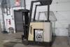 Standing Crown Electric Forklift, Model 30RCTT-S, 2,272 Hours, 3000-lb Capacity, Serial# H-3657-2 Chariot &eacute;l&eacute;vateur &eacute;lectrique debout, marque Crown, mod&egrave;le 30RCTT-S, 2 272 heures, capacit&eacute; de 3 000 livres, # de s&eacute;rie H-3657-2 - 3