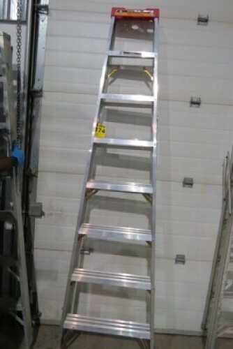 7 STEP ALUMNIUM LADDER // &eacute;chelle en Aluminium 7 marches