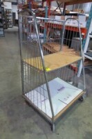 2-Level steel cart on casters // Chariot en acier 2 niveaux sur roulettes