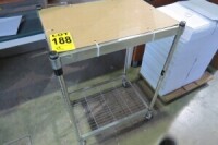 Steel rolling cart on casters // Chariot roulant en acier roulettes