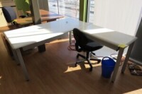 Desk And Chair // Bureau et chaise