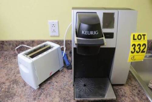 Keurig Machine - Includes Toaster As Gift With Purchase Keurig Machine // Comprend un grille-pain en cadeau avec achat