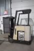 Standing Crown Electric Forklift, Model 30RCTT-S, 2,272 Hours, 3000-lb Capacity, Serial# H-3657-2 Chariot &eacute;l&eacute;vateur &eacute;lectrique debout, marque Crown, mod&egrave;le 30RCTT-S, 2 272 heures, capacit&eacute; de 3 000 livres, # de s&eacute;rie H-3657-2