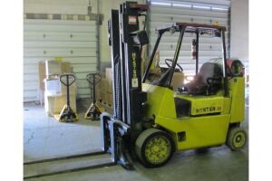 HYSTER S80XLBCS PROPANE FORKLIFT, 6,850LB CAP., 199.8" MAX LIFT, 3 STAGE, SIDE SHIFT, S/N D004D09343X (NO PROPANE TANK)