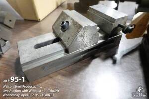 Machine vise