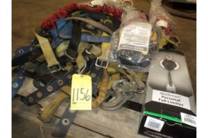 LOT OF SAFETY HARNESSES (on one pallet)