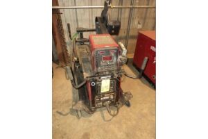 MIG WELDER, LINCOLN MDL. POWERWAVE S350, new 2013, 350 amps @ 31-1/2 v., Mdl. 84 power feed, portable stand, S/N U1130706806