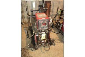 MIG WELDER, LINCOLN MDL. POWERWAVE S350, new 2014, 350 amps @ 31-1/2 v., Mdl. 84 power feed, portable stand, S/N U1140707199