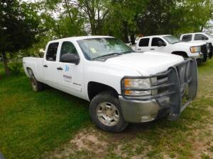 2010 Chevrolet 3500 HD 4x4 Crew Cab Pick-up Truck, VIN 1GC4K0BG3AF103045, 8 ft. Bed, V8 Vortec Gasoline Engine, Automatic (missing fuse block)