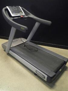 TECHNOGYM RUN 700 TREADMILL