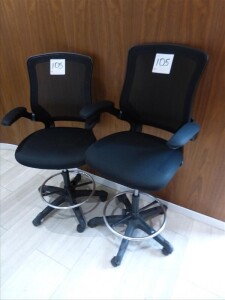 (2) office chairs