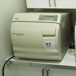 Ritter UltraClave automatic sterilizer, model M11, s/n V1497223