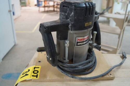 PORTER & CABLE Routeur plongeur speedmatic M/N. 7538 120v/15A/21000rpm //Porter and Cable speedmatic plunge router M/N. 7538 120V/15A/21000rpM