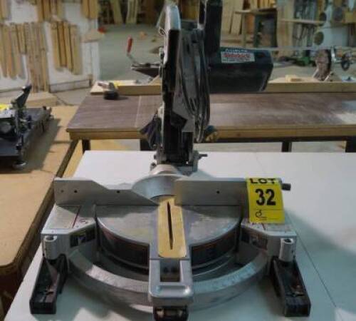 DELTA SIDEKICK Scie a onglets composes de 12", M/N. 36-230C 115V/13A/3500rpm//Delta sidekick 12 inch compound mitre saw M/N. 36-230C 115V/13A/3500rpm