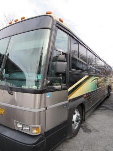 2000 MCI 102-DL3 Tour Bus, VIN 1M8PDMPA7YP053100, DD Series Engine, 55 Seats, 1,476,165 Miles (est.) # 585