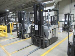 2017 CROWN RC 500 SERIES STAND UP FORKLIFT 36 VOLT MODEL RC5545-40 WITH 1550 HOURS UNIT# 206