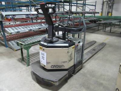 CROWN PE 3000 SERIES 6,000 POUND CAPACITY DOUBLE JACK MODEL PE 3540-60 UNIT# 40 (BATTERY CHARGER NOT INCLUDED, SOLD SEPERATLY)