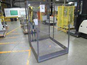 FORKLIFT ORDER PICKING SAFETY CAGE