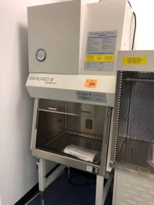 BAKER STERILGARD III ADVANCE SG-303 BIOLOGICAL SAFETY CABINET, ON STAND