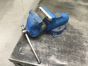 6 in. Table Vise (Location: 1211 Norwood Itasca, IL)
