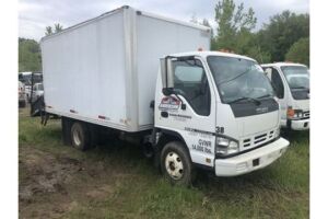 2007 ISUZU NPR CABOVER 14' BOX TRUCK, DIESEL, REAR RAMP, ROLL DOOR, AT, AC, AM/FM RADIO, 191,940 MI., VIN #JALC4B16377005693