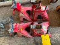 LOT: (4) 12 Ton Jack Stands