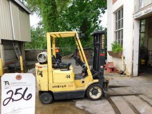 Hyster mod. S55XMS, 5000lb. LPG Forklift w/