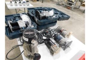 LOT: (4) Assorted Porter Cable & Bosch Routers, with (2) Bosch Plunge Router Frames