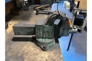 Chas. Parker No.824 4.1/2'' Bench Vise