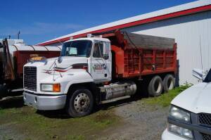 2000 MACK CH613 with 15' roll-off