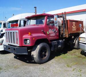 1979 INTERNATIONAL Truck Tractor w/ Roll-off flatbed