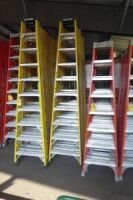 Fiberglass Step Ladder, 10'