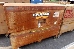 Knaack 90 Storagemaster Chest w/Confined Space Set-Up System