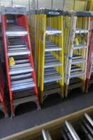 Fiberglass Step Ladder, 6'