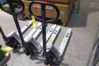 Roughneck Pallet Jack, 500#