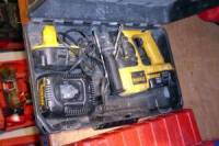 DeWalt Cordless Hammer Drill w/(2) Batteries & (1) Charger