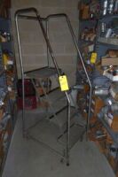 Rolling Warehouse Ladder, 4-Step