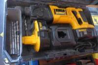 Dewalt Cordless Sawzall w/(2) Batteries & (1) Charger