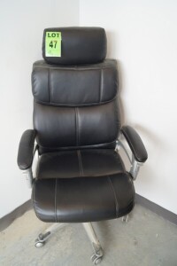 Executive office chair