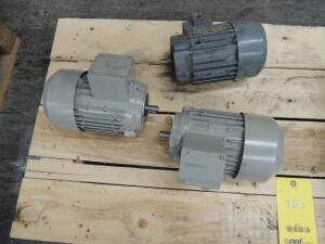 LOT: (1) Alren 50/60 Hz. W/ Pujol 90 Deg. Gear Reducer, (2) Siemens 60 Hz. Motors New, (1) Siemens 60 Hz. Motor Rebuilt