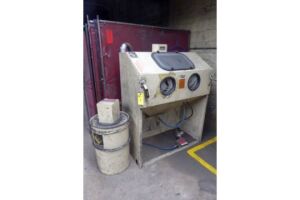 Empire Sand Blasting Cabinet w/Dust Collector, m/n EF-2448