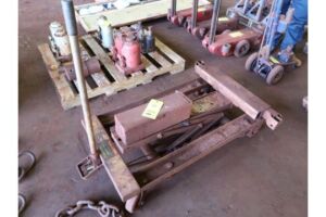 Milwaukee 4000 lb. Heavy Equipment Jack